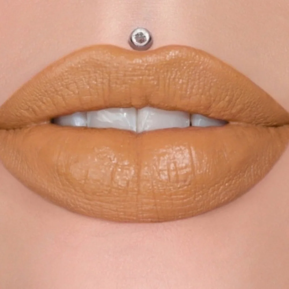 Jeffree Star velvet trap